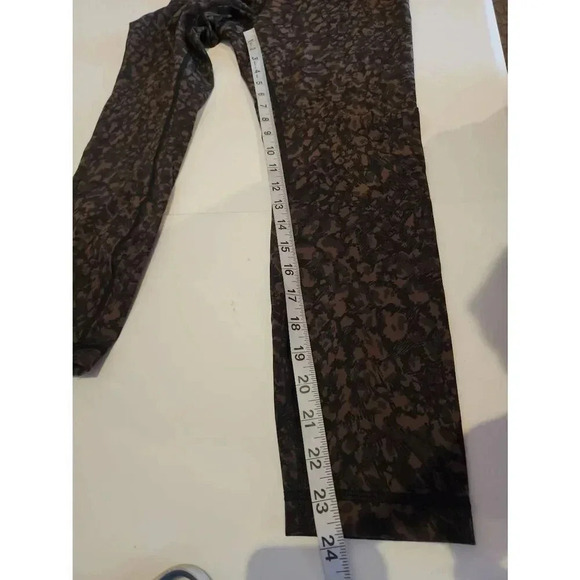 Lululemon Wunder Under High Rise Crop Legging Camo Size 8. - Picture 7 of 7